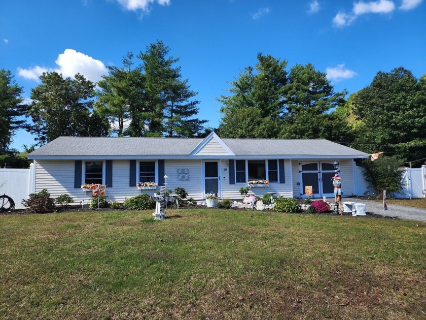 Remodeled 'Country Chic' Ranch style home settled in a desirable - Beach Home for sale in Wareham, Massachusetts on Beachhouse.com