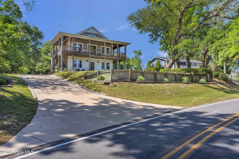 The coastal Carolina dream is awaiting at 714 Hughes Rd. Imagine - Beach Home for sale in Hampstead, North Carolina on Beachhouse.com