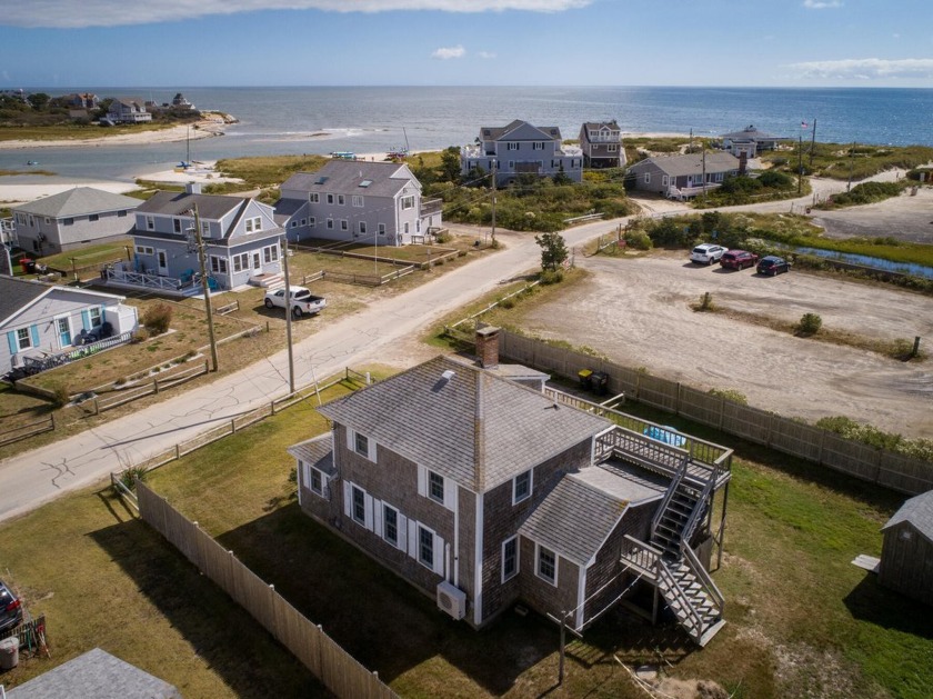 Looking for the perfect Beach House and location...37 South - Beach Home for sale in West Dennis, Massachusetts on Beachhouse.com