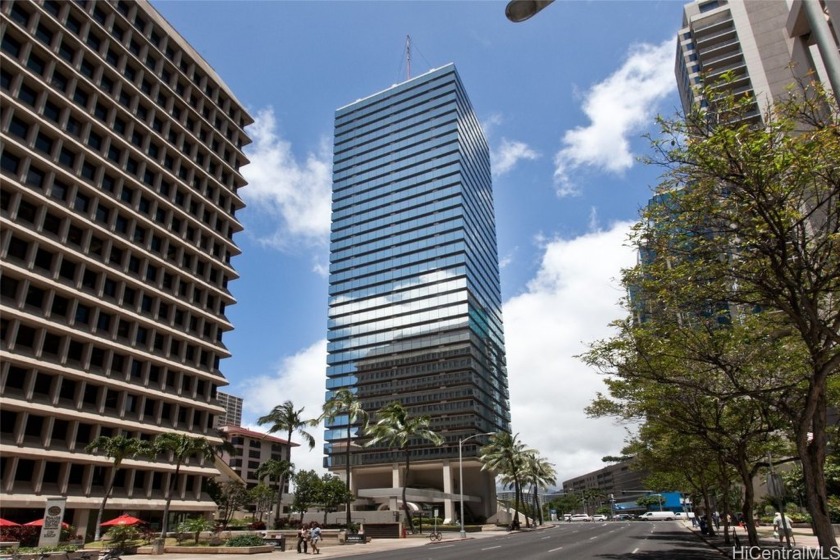 Affordable Commercial unit on the cool side of the building - Beach Condo for sale in Honolulu, Hawaii on Beachhouse.com