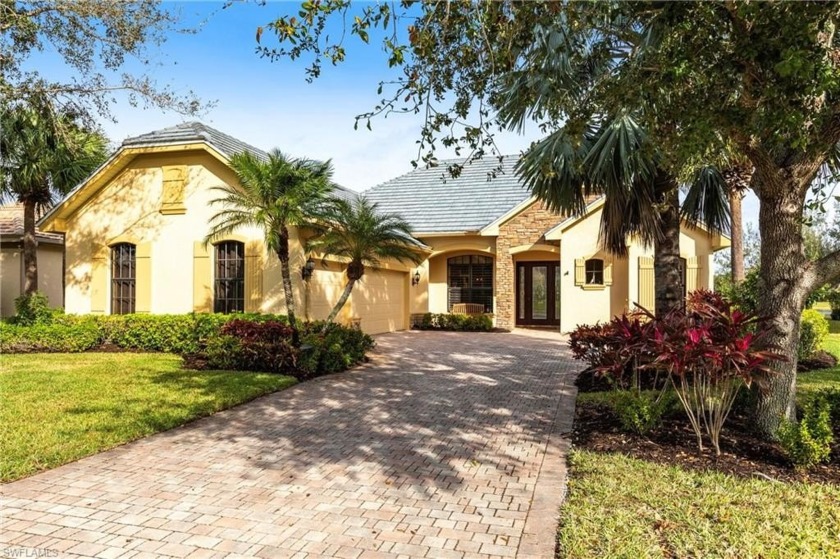 PLEASE VIEW THE VIDEO TOUR AND FLOOR PLAN OF THIS AMAZING HOME! - Beach Home for sale in Fort Myers, Florida on Beachhouse.com