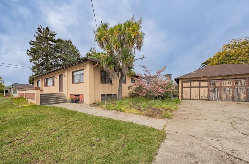 Seeing the bigger picture in Capitola-By-The-Sea? - Beach Home for sale in Capitola, California on Beachhouse.com