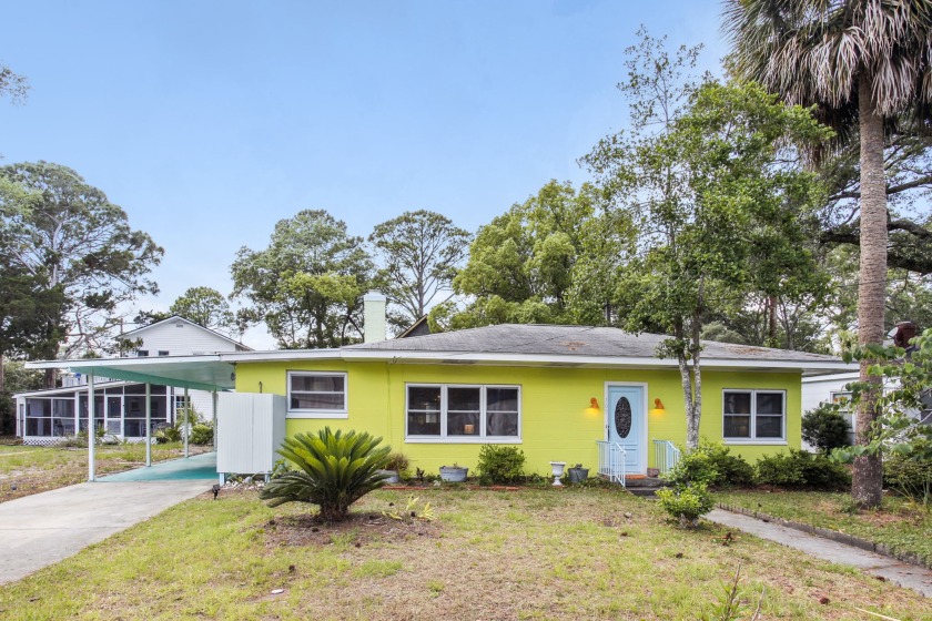 This adorable Tybee cottage is conveniently located just two - Beach Home for sale in Tybee Island, Georgia on Beachhouse.com