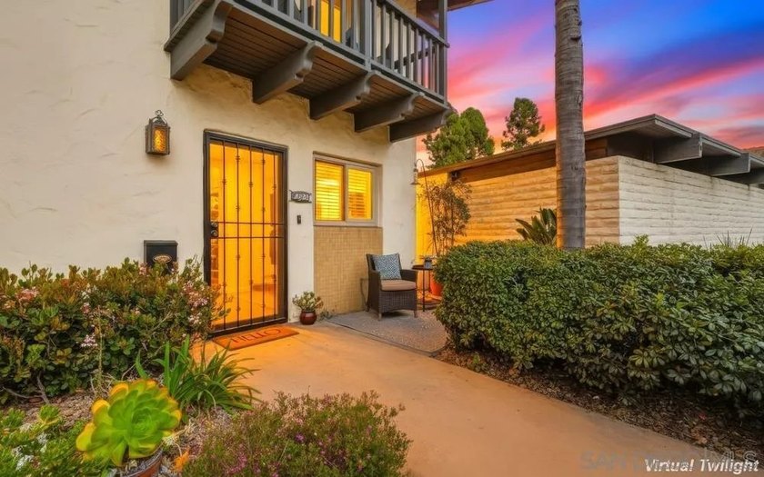 Welcome home! 4038 Loma Riviera is a gorgeous 2br/1.5ba end unit - Beach Condo for sale in San Diego, California on Beachhouse.com