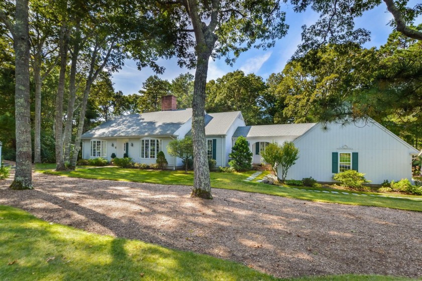 Offering a beautiful combination of classic design with modern - Beach Home for sale in Osterville, Massachusetts on Beachhouse.com