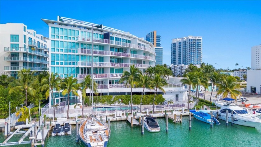 Live on the Beach! Spectacular Bay, and Miami Skyline views - Beach Condo for sale in Miami Beach, Florida on Beachhouse.com