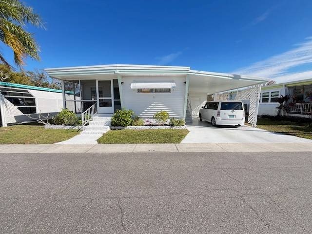 Situated on Florida's West Coast, in the heart of the popular - Beach Home for sale in Dunedin, Florida on Beachhouse.com