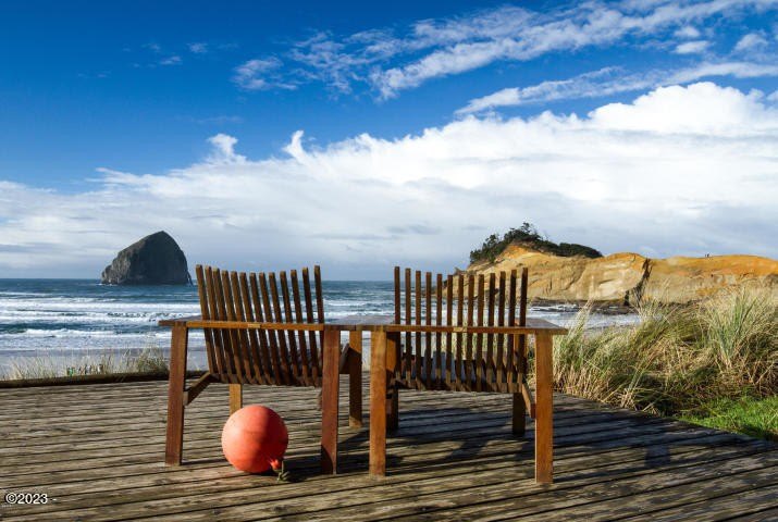 3 Weeks a year in this stunning oceanfront ''Grand'' floor plan - Beach Condo for sale in Pacific City, Oregon on Beachhouse.com