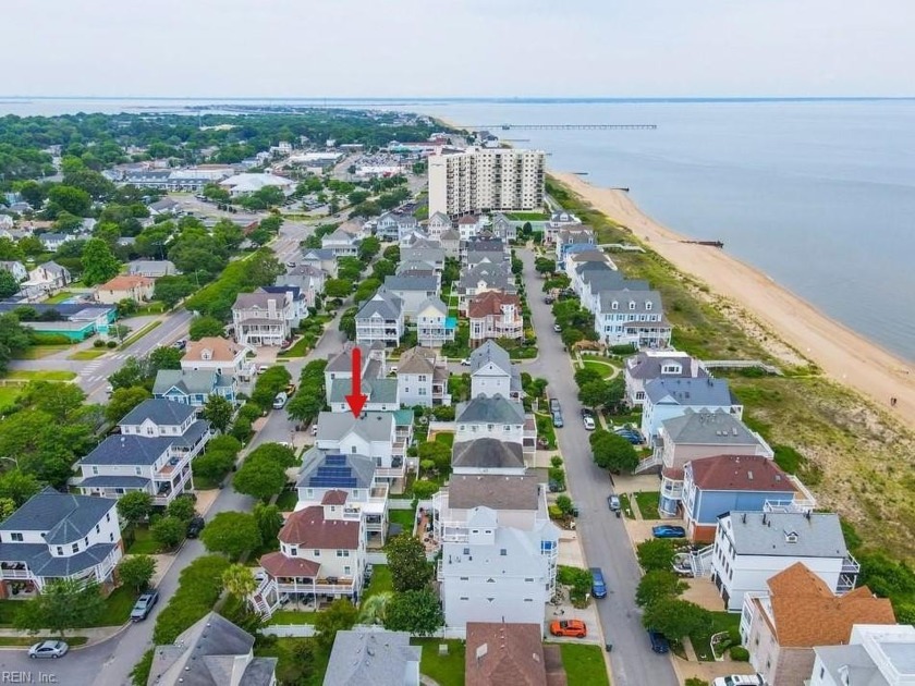 Impeccable custom-built 2,750 SF, 3-story, 4 bd rm, 3.5 bth - Beach Home for sale in Norfolk, Virginia on Beachhouse.com