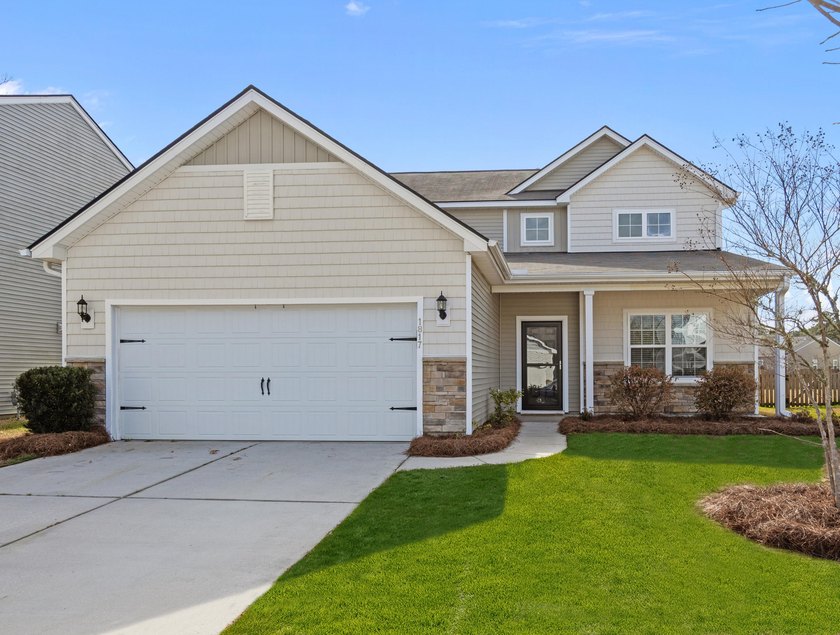 Welcome to this beautifully appointed 3-bedroom, 2.5-bath home - Beach Home for sale in Charleston, South Carolina on Beachhouse.com