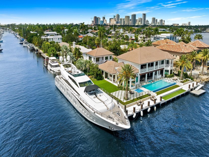 Live the true *South Florida Lifestyle* on this island's gated - Beach Home for sale in Fort Lauderdale, Florida on Beachhouse.com