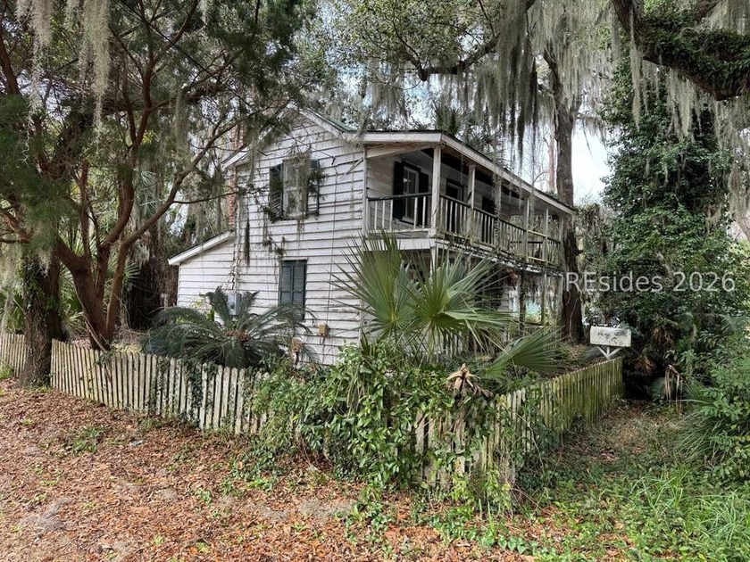 A rare opportunity to restore and reimagine a true historic gem - Beach Home for sale in Beaufort, South Carolina on Beachhouse.com