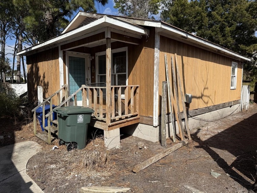 Calling all investors that are interested in a fixer upper only - Beach Home for sale in North Myrtle Beach, South Carolina on Beachhouse.com