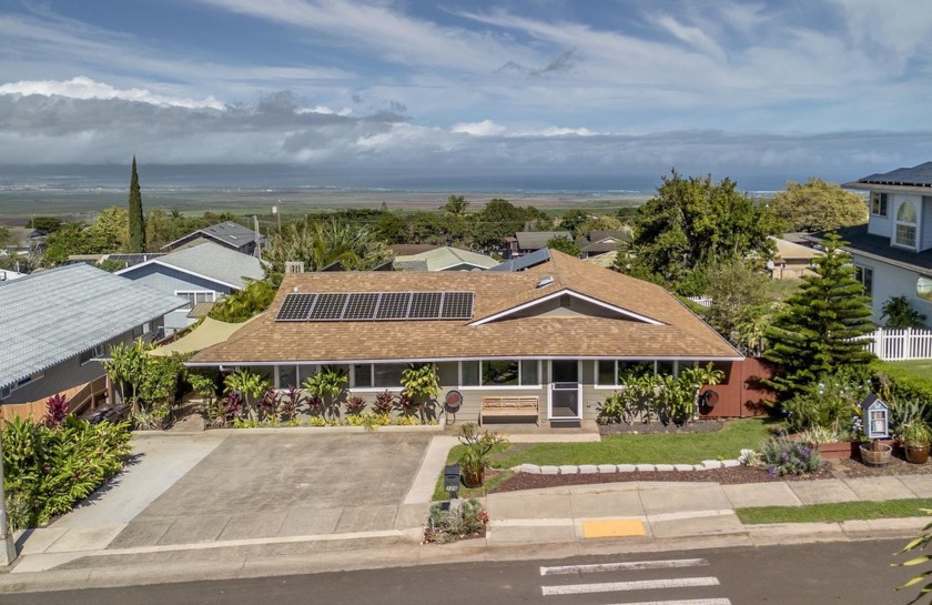 The PERFECT family Home and LOCATION with many EXTRAS!!! A must - Beach Home for sale in Pukalani, Hawaii on Beachhouse.com