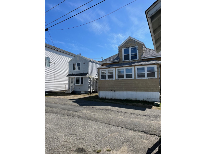 INVESTOR OPPORTUNITY! Unique multi family, two homes on one .05 - Beach Home for sale in Hampton, New Hampshire on Beachhouse.com
