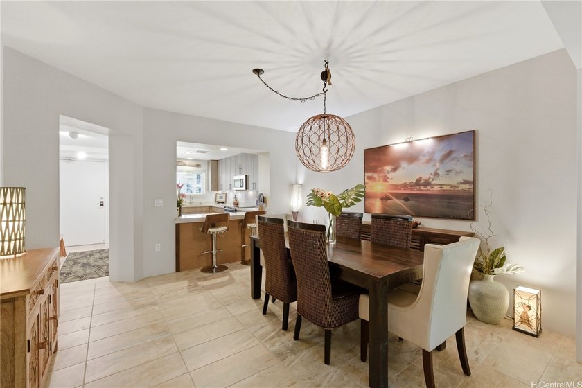 Enjoy island living in this beautifully upgraded 2 bedroom, 2 - Beach Condo for sale in Kailua, Hawaii on Beachhouse.com