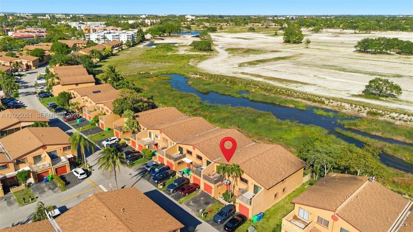 Spacious 3-bedroom, 2.5-bath townhome in Sunrise! This move-in - Beach Townhome/Townhouse for sale in Sunrise, Florida on Beachhouse.com