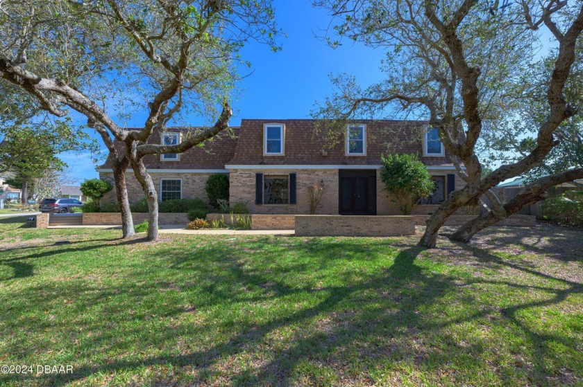 Scenic John Anderson Drive provides the setting for this - Beach Home for sale in Ormond Beach, Florida on Beachhouse.com