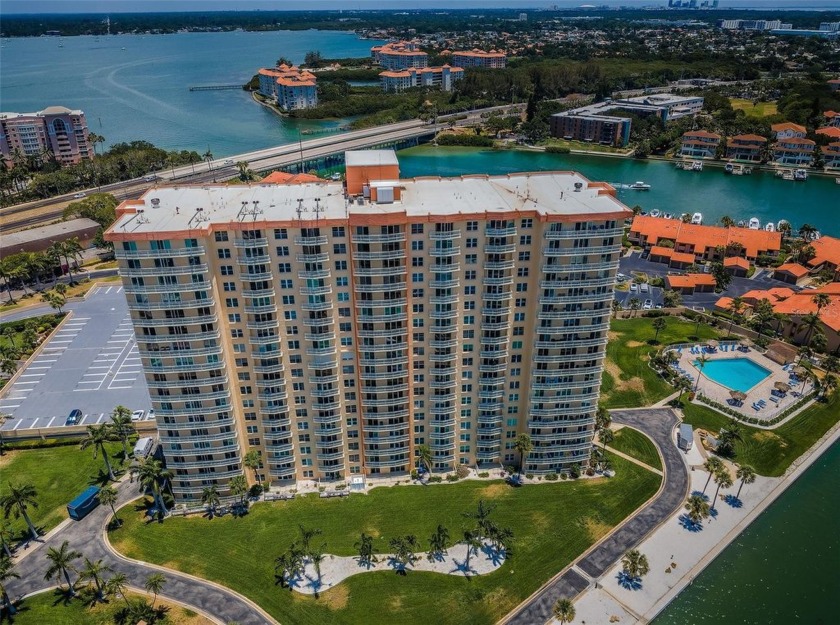 City or sunset view? With this home you do not need to decide - Beach Condo for sale in St. Petersburg, Florida on Beachhouse.com