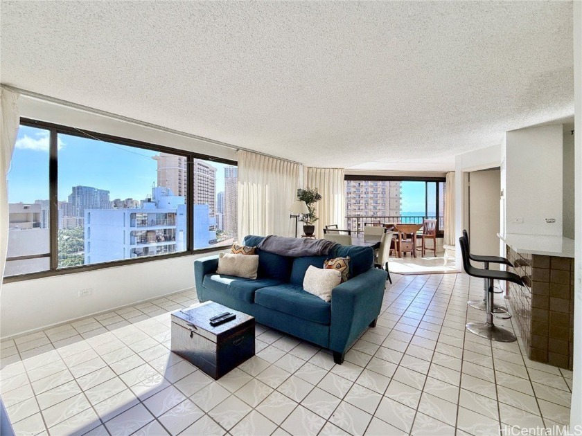 NEW PRICE! MOVE IN READY! FULLY FURNISHED! Ideal for 30-day - Beach Condo for sale in Honolulu, Hawaii on Beachhouse.com