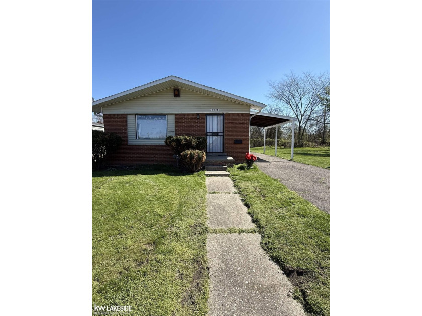 Opportunity meets value at 2636 Algonquin! This updated home - Beach Home for sale in Detroit, Michigan on Beachhouse.com