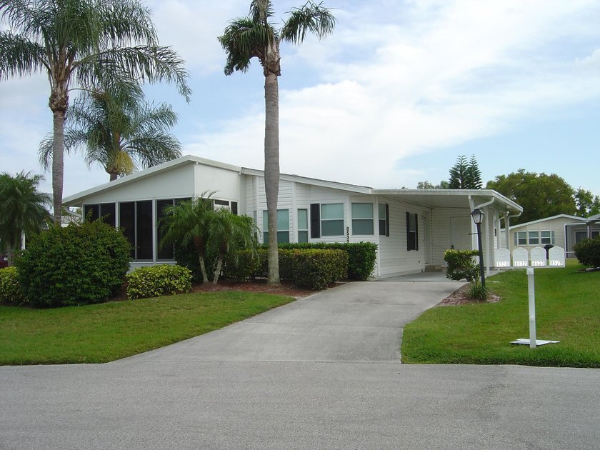 2-bedroom, 2 full bathroom mobile home priced aggressively for a - Beach Home for sale in Port Saint Lucie, Florida on Beachhouse.com