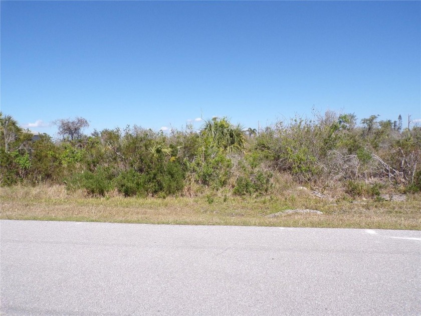 Price reduction! This lot is on a quiet street that would be a - Beach Lot for sale in Port Charlotte, Florida on Beachhouse.com