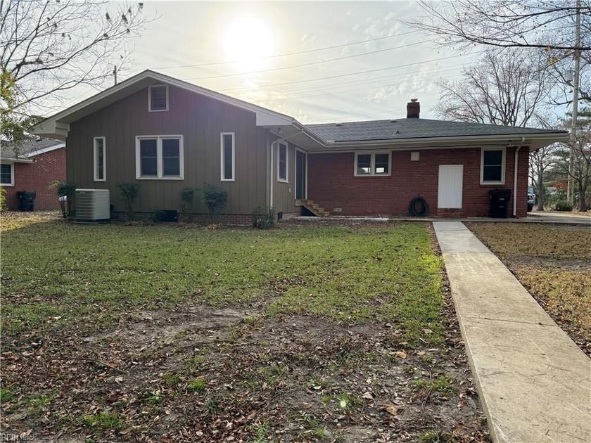 Under appraised value! Fully renovated and move-in ready! 133 - Beach Home for sale in Elizabeth City, North Carolina on Beachhouse.com