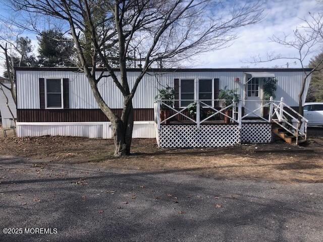 Spacious 1 bedroom home in Princeton Pines! A great community to - Beach Home for sale in Brick, New Jersey on Beachhouse.com