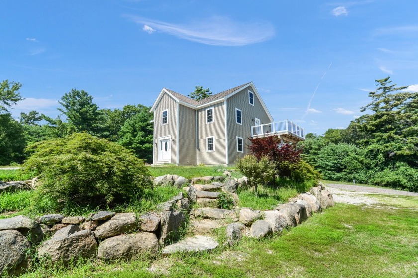 Single Family or Multi-Family - Great Location! Perfect for - Beach Home for sale in Buzzards Bay, Massachusetts on Beachhouse.com