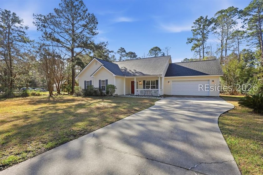 New roof and beautifully updated interior in sought after Royal - Beach Home for sale in Beaufort, South Carolina on Beachhouse.com