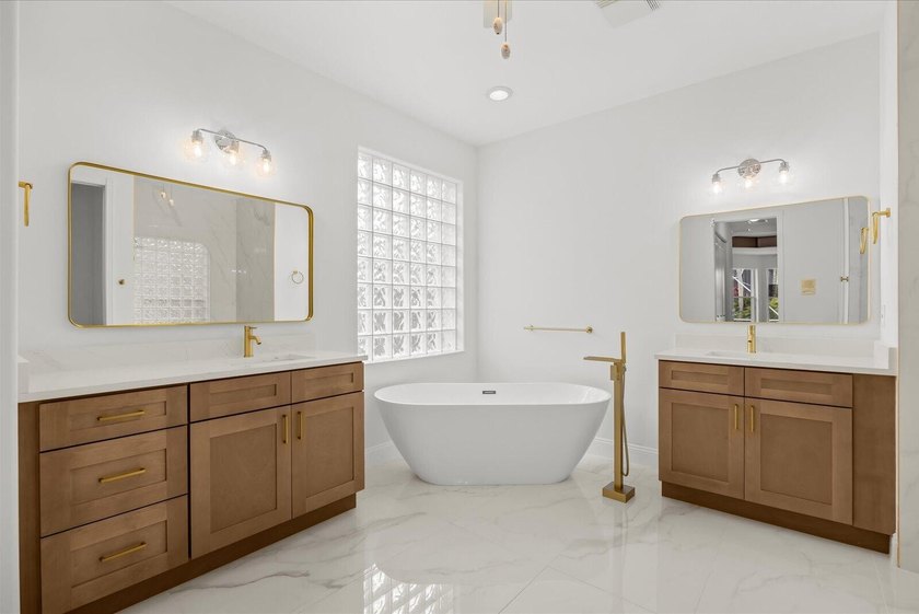 Recently renovated and relisted! One of the largest floorplans - Beach Home for sale in Greenacres, Florida on Beachhouse.com