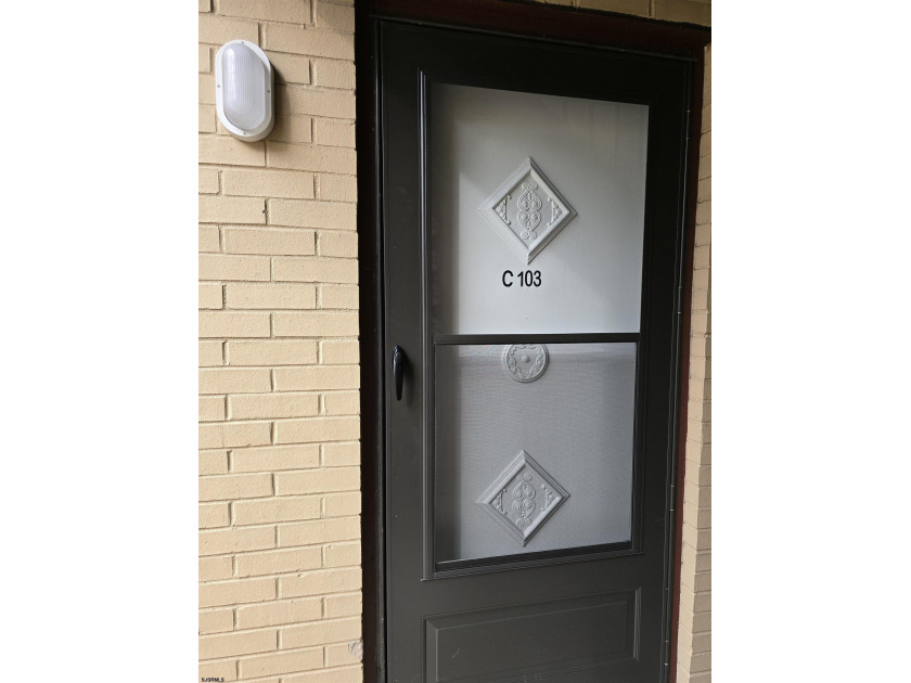 Beautiful 1st floor, one bedroom, one bath *Beach Gate - Beach Condo for sale in Atlantic City, New Jersey on Beachhouse.com