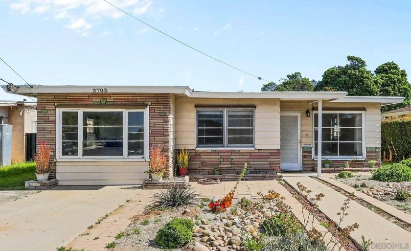 Answer the door because OPPORTUNITY IS KNOCKING!! Calling all - Beach Home for sale in San Diego, California on Beachhouse.com