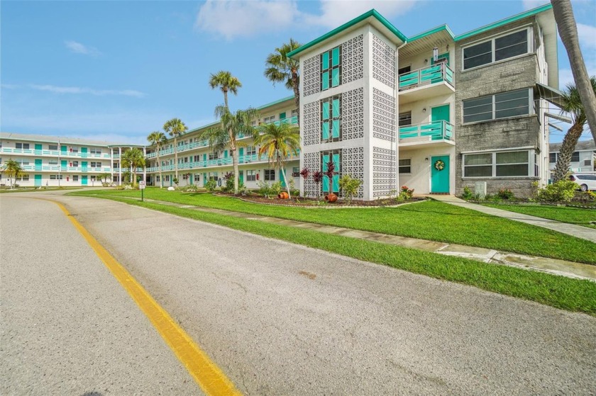 Welcome to Town Apartments, a charming 55+ complex with an - Beach Condo for sale in St. Petersburg, Florida on Beachhouse.com