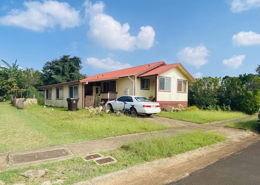 Living your best in a small community on a 3 bedroom and 1.5 - Beach Home for sale in Lanai City, Hawaii on Beachhouse.com