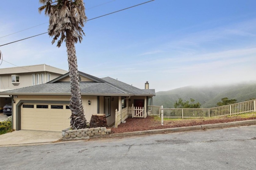 Perched at the top of the El Granada Highlands, this stunning - Beach Home for sale in Half Moon Bay, California on Beachhouse.com