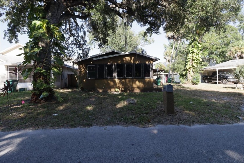 CALLING CASH INVESTORS. 2-bedroom, 1-bathroom home 816 sq.ft of - Beach Home for sale in Holly Hill, Florida on Beachhouse.com