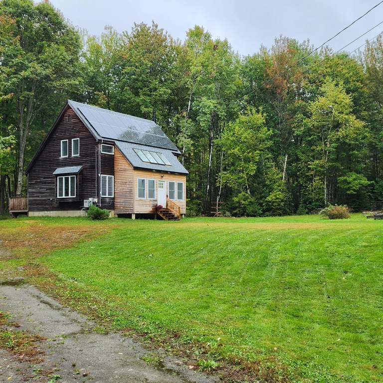 Offering this 3 bed 2 bath home that has been completely - Beach Home for sale in Searsport, Maine on Beachhouse.com