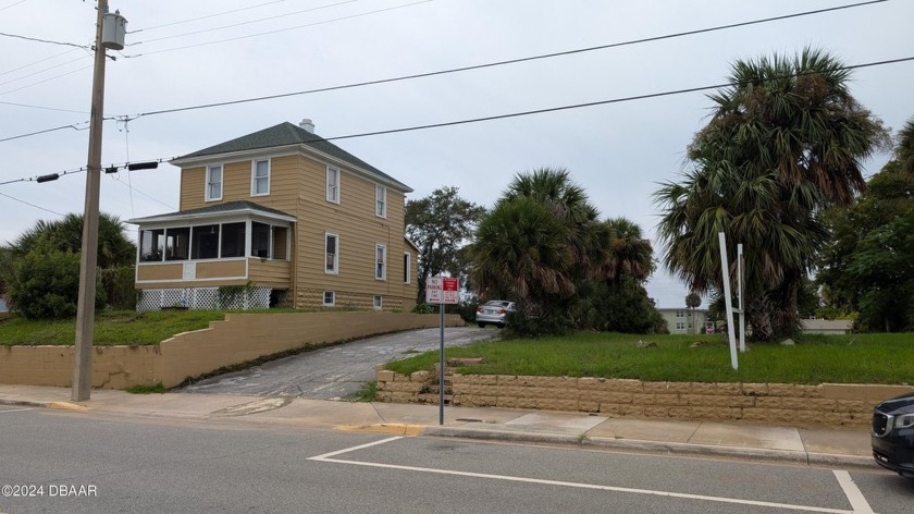 We're pleased to offer a collection of 40+ Single-Family Homes - Beach Home for sale in Daytona Beach, Florida on Beachhouse.com