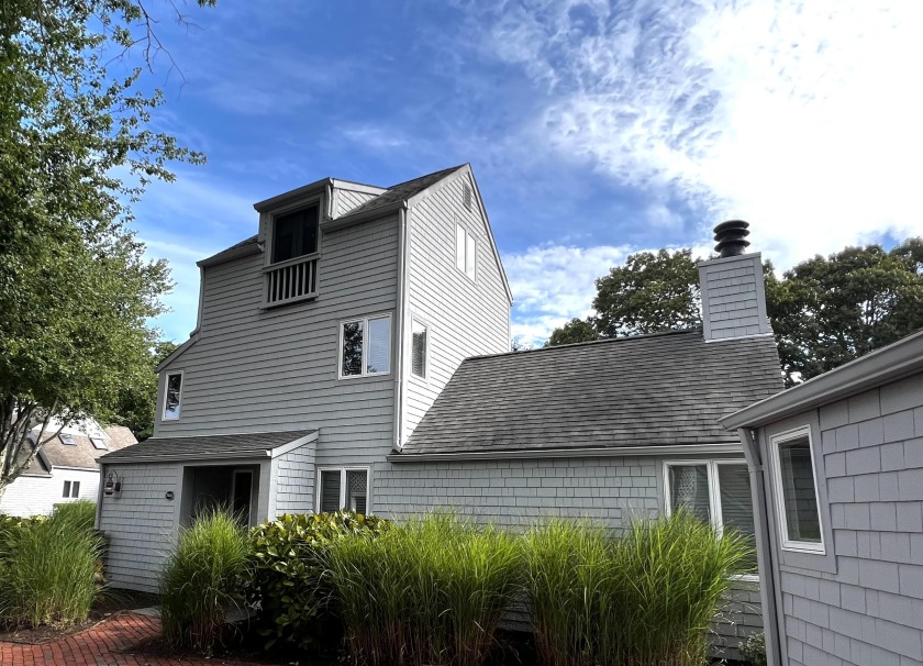 This recently renovated Pool Mews home includes new paint, vinyl - Beach Condo for sale in Mashpee, Massachusetts on Beachhouse.com