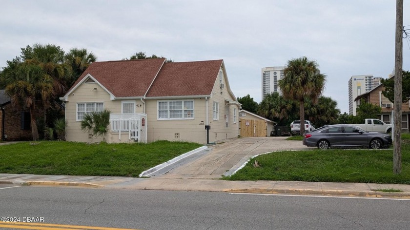 We're pleased to offer a collection of 40+ Single-Family Homes - Beach Home for sale in Daytona Beach, Florida on Beachhouse.com