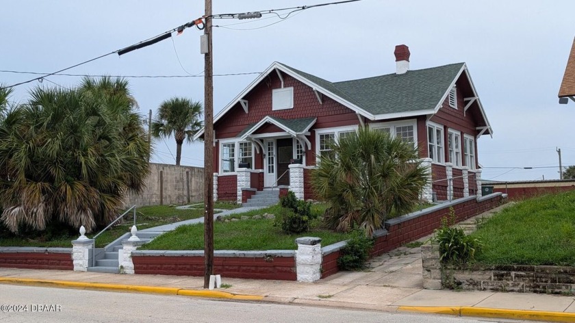 We're pleased to offer a collection of 40+ Single-Family Homes - Beach Townhome/Townhouse for sale in Daytona Beach, Florida on Beachhouse.com