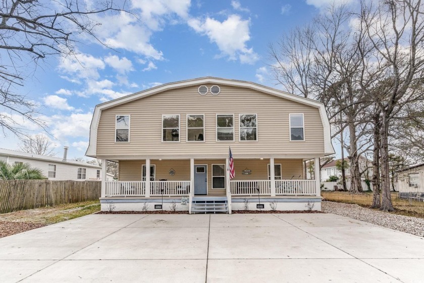 Welcome to your dream investment property in the heart of Garden - Beach Townhome/Townhouse for sale in Murrells Inlet, South Carolina on Beachhouse.com