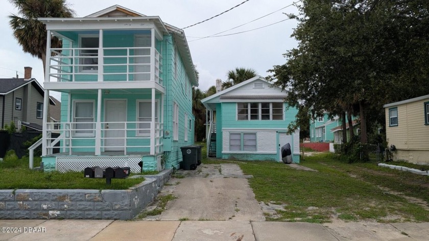 We're pleased to offer a collection of 40+ Single-Family Homes - Beach Townhome/Townhouse for sale in Daytona Beach, Florida on Beachhouse.com