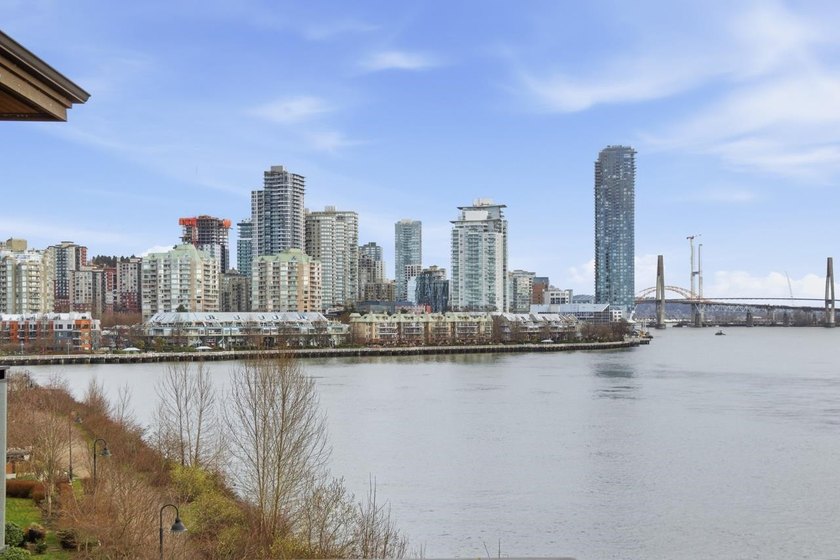 Rare, top floor, water front, corner penthouse suite! Experience - Beach Condo for sale in New Westminster, BC on Beachhouse.com