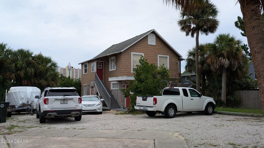 We're pleased to offer a collection of 40+ Single-Family Homes - Beach Townhome/Townhouse for sale in Daytona Beach, Florida on Beachhouse.com