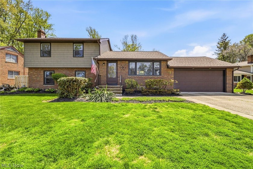 Beautifully Updated Split-Level Home with Basement Step inside - Beach Home for sale in Timberlake, Ohio on Beachhouse.com