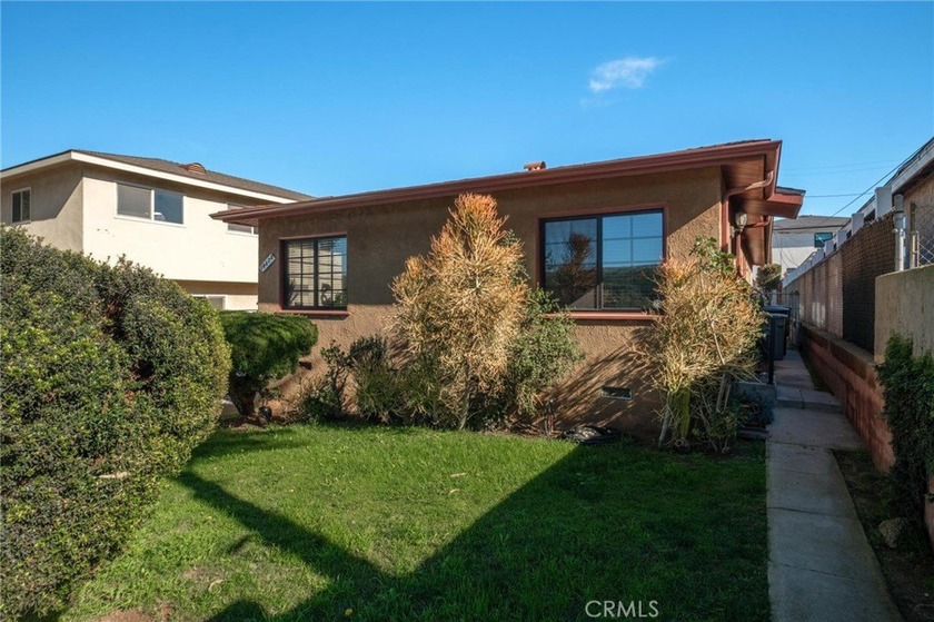 Please make sure to view the virtual tour with all it's user - Beach Home for sale in Redondo Beach, California on Beachhouse.com