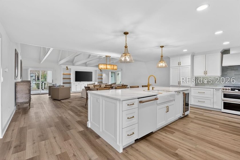 Fully renovated in 2025, this stunning 2-bedroom, 2-bath condo - Beach Condo for sale in Hilton Head Island, South Carolina on Beachhouse.com